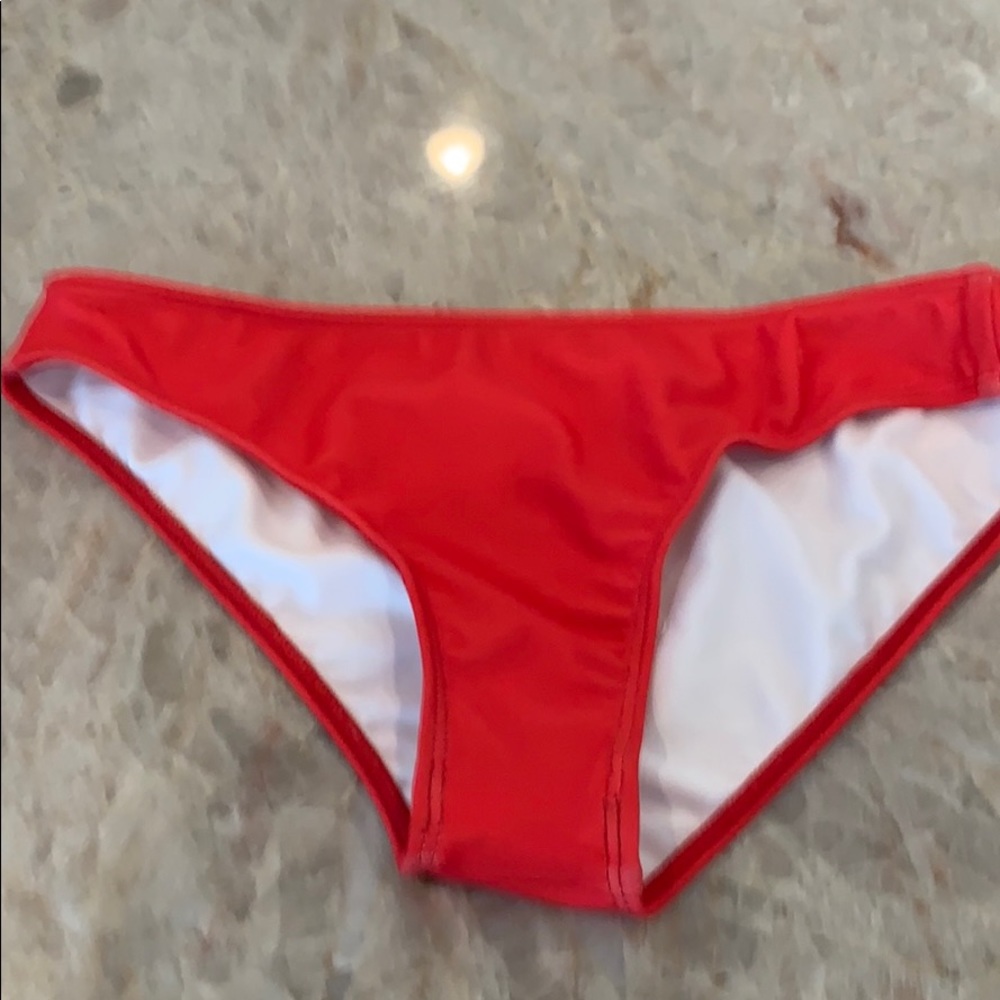 NWOT WILDFOX darling bikini bottoms!